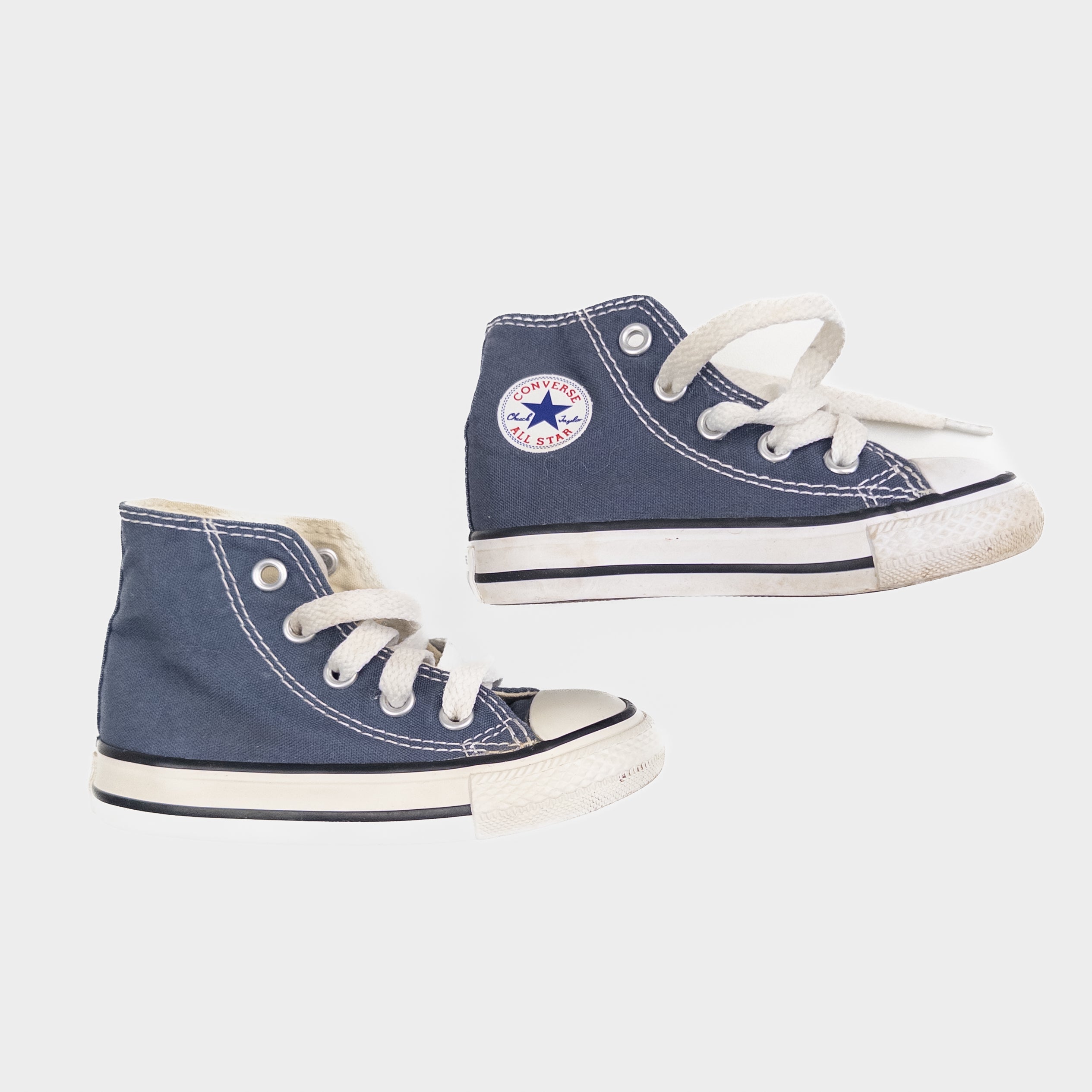 Converse - Souliers - Pointure 5 (12-18 mois approx) *