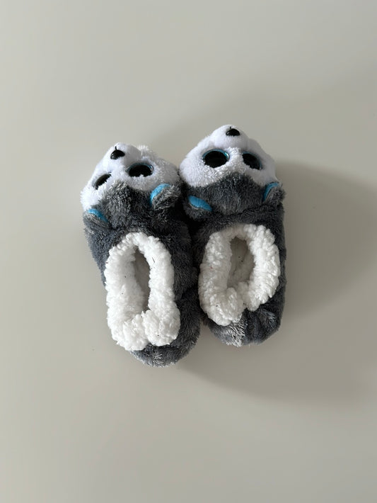 TY - Slippers - Size 11-13