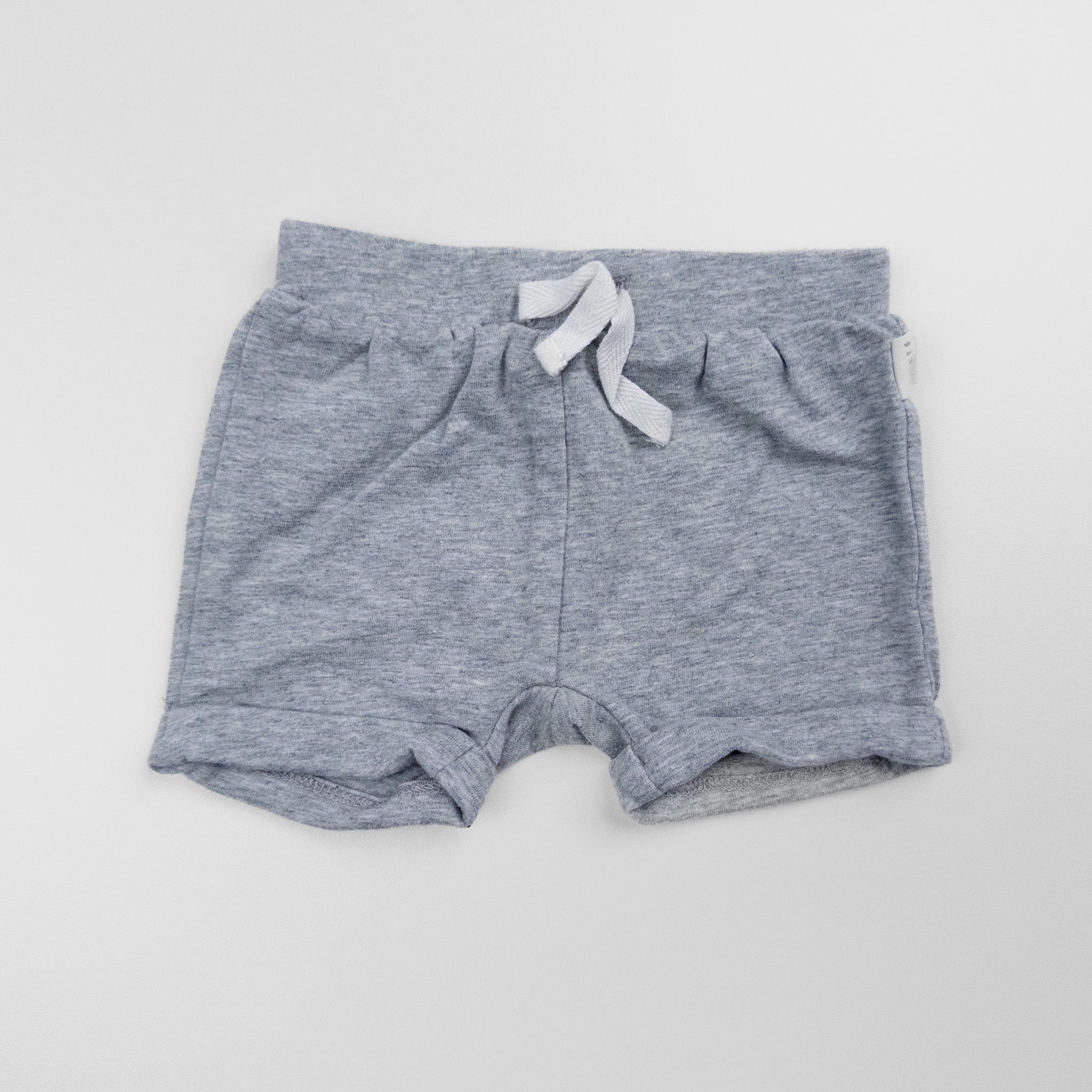 Firsts - Short - Nouveau-Né