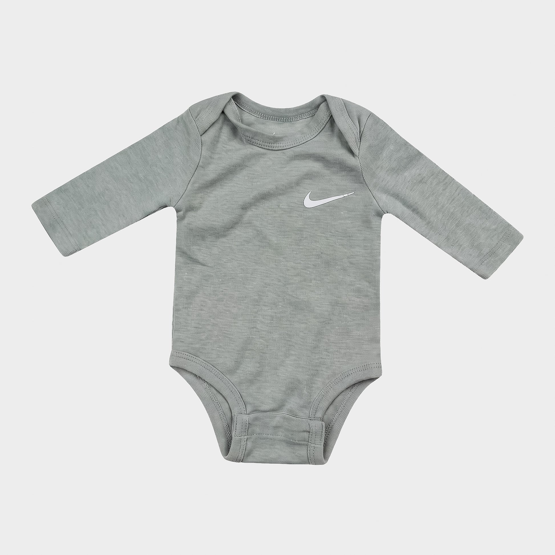 Nike - Cache-couche d'occasion pour enfant, 3 mois - vêtements seconde main Floralie