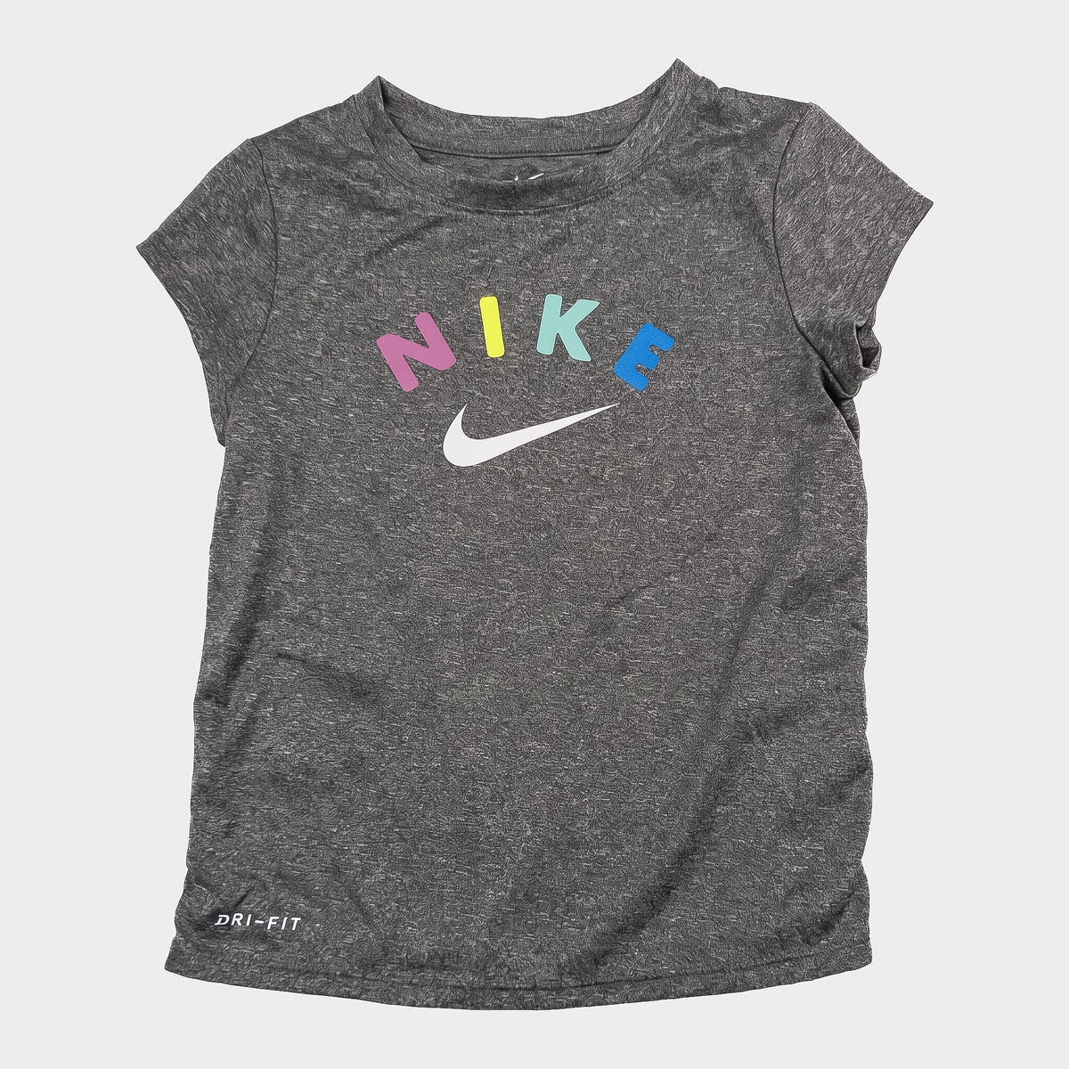 Nike - T-shirt d'occasion pour fille, 4-5 ans - vêtements seconde main Floralie